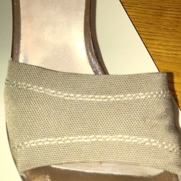 Sturat Weitzman heel shoe - Picture 8 of 12